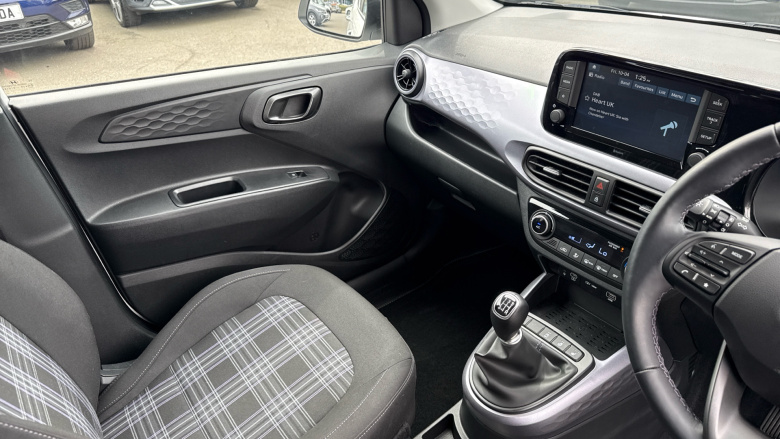 Hyundai i10 1.0 MPi Premium 5dr Petrol Hatchback